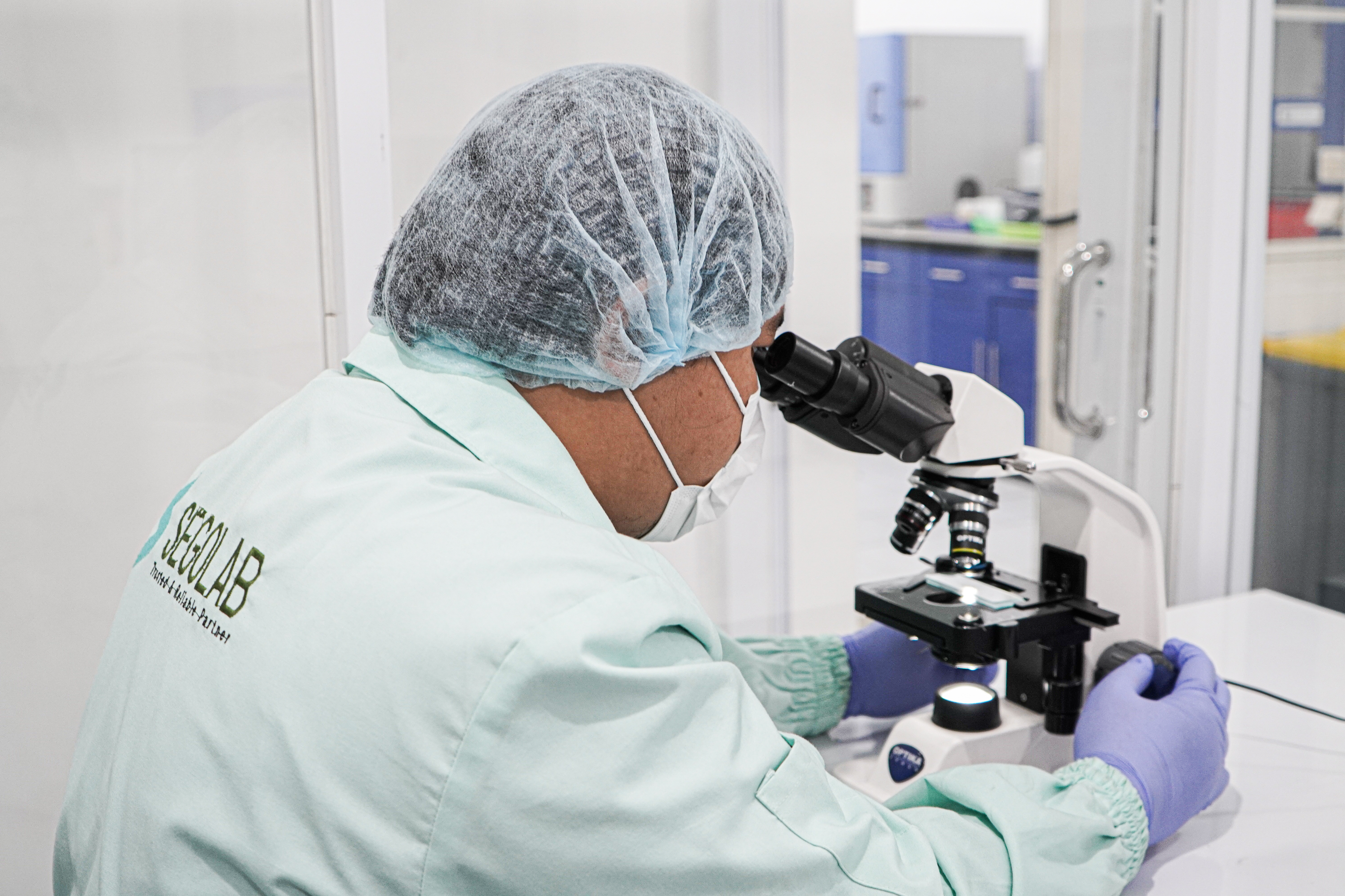 Mikrobiologi dalam Industri Pangan: Mengapa Pengujian Mikrobiologi Sangat Penting?